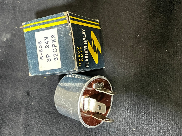 اتوماتیک راهنما ۳ فیش ۲۴ ولت