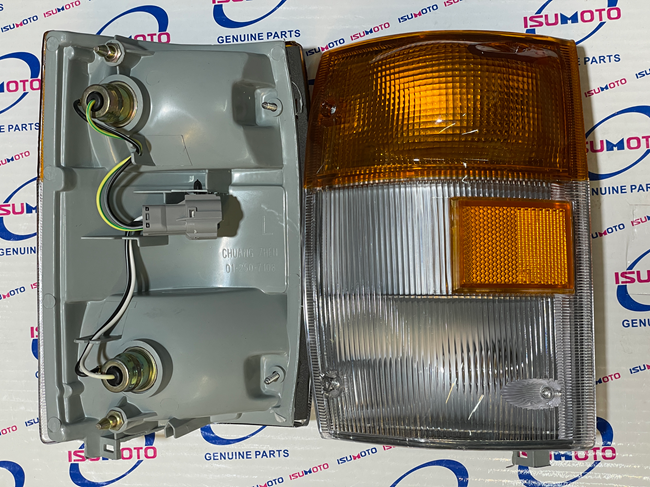 راهنمای جلو سمت راننده مدل قدیم ۴ چراغ